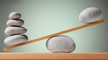 Balancing Short-term and Long-term Goals: Strategic Alignment in Decision-Making